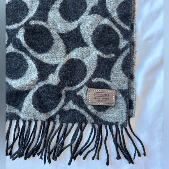 Coach Merino Wool Scarf - Reversible - Picture 6 of 9